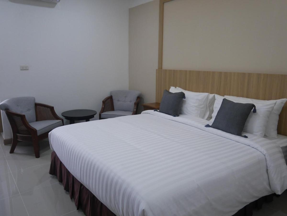 Nine Smiths Hotel Chiangmai Chiang Mai Dış mekan fotoğraf