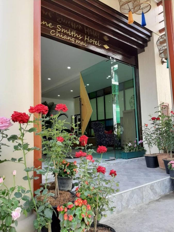 Nine Smiths Hotel Chiangmai Chiang Mai Dış mekan fotoğraf